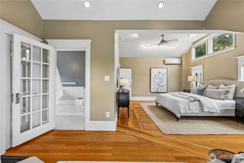 4015 Ashworth Avenue N Seattle WA 98103