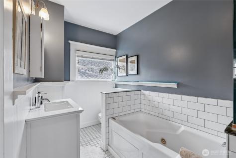 4015 Ashworth Avenue N Seattle WA 98103