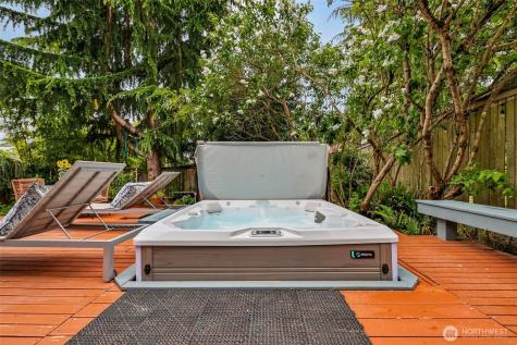 4015 Ashworth Avenue N Seattle WA 98103