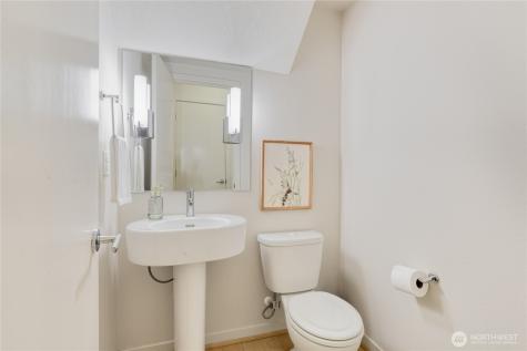 4272 SW Bradford Street Seattle WA 98116