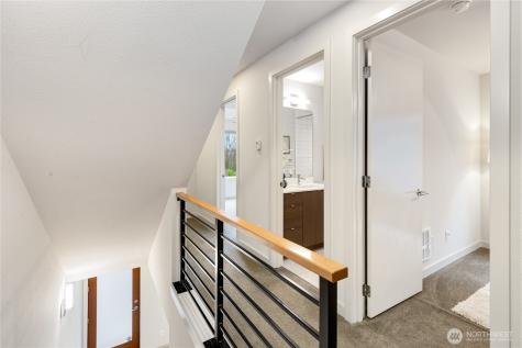4272 SW Bradford Street Seattle WA 98116