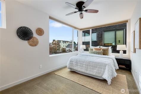 4272 SW Bradford Street Seattle WA 98116