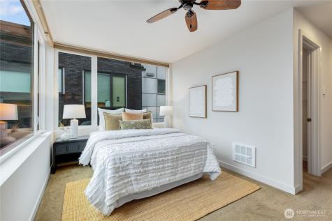 4272 SW Bradford Street Seattle WA 98116