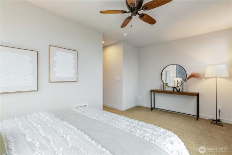 4272 SW Bradford Street Seattle WA 98116