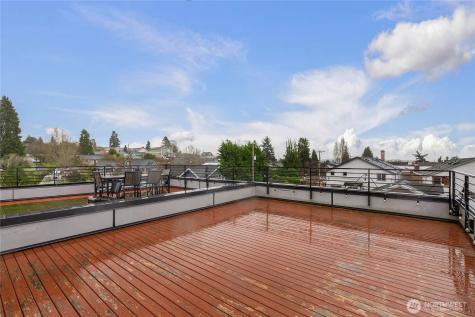 4272 SW Bradford Street Seattle WA 98116