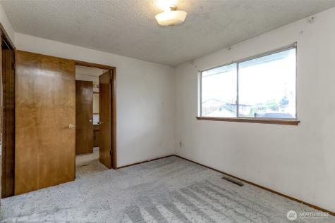 10716 102nd Street SW Tacoma WA 98498