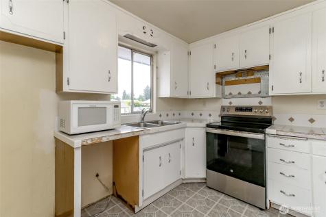 10716 102nd Street SW Tacoma WA 98498