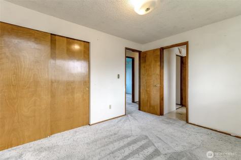 10716 102nd Street SW Tacoma WA 98498