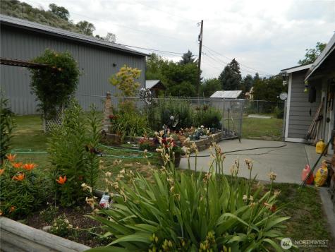44 Bonaparte Avenue Tonasket WA 98855