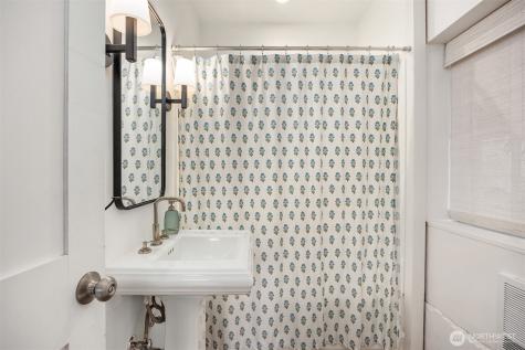 27584 Anchor Place NW Poulsbo WA 98370