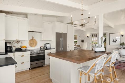 27584 Anchor Place NW Poulsbo WA 98370
