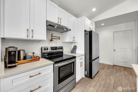 2003 Apple Road Winlock WA 98596