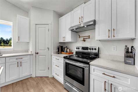 2003 Apple Road Winlock WA 98596