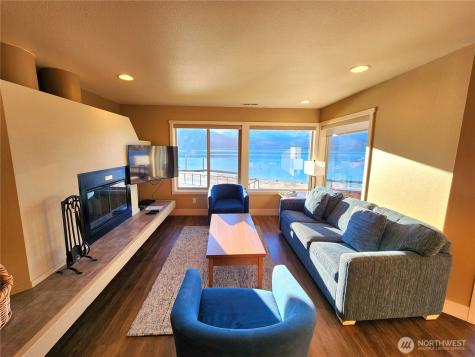 1 Lakeside 707-n Manson WA 98831