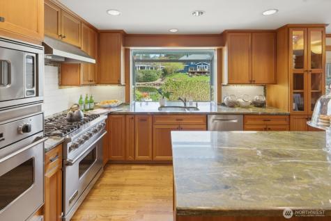 7830 80th Place SE Mercer Island WA 98040