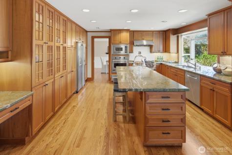 7830 80th Place SE Mercer Island WA 98040