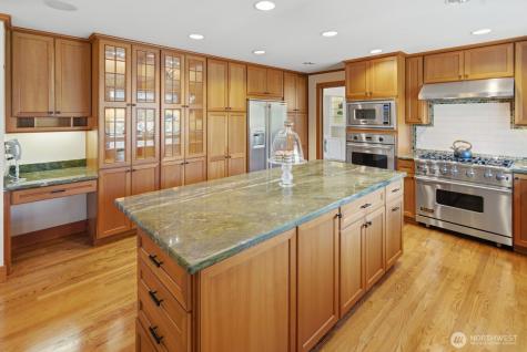 7830 80th Place SE Mercer Island WA 98040