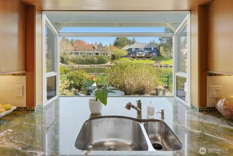 7830 80th Place SE Mercer Island WA 98040