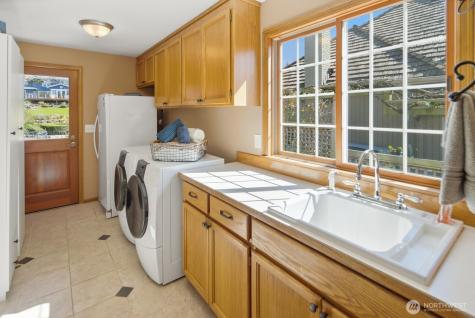 7830 80th Place SE Mercer Island WA 98040