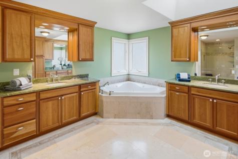 7830 80th Place SE Mercer Island WA 98040