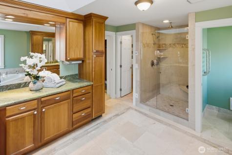 7830 80th Place SE Mercer Island WA 98040