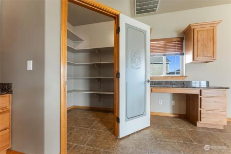 527 Road I.6 NE Moses Lake WA 98837