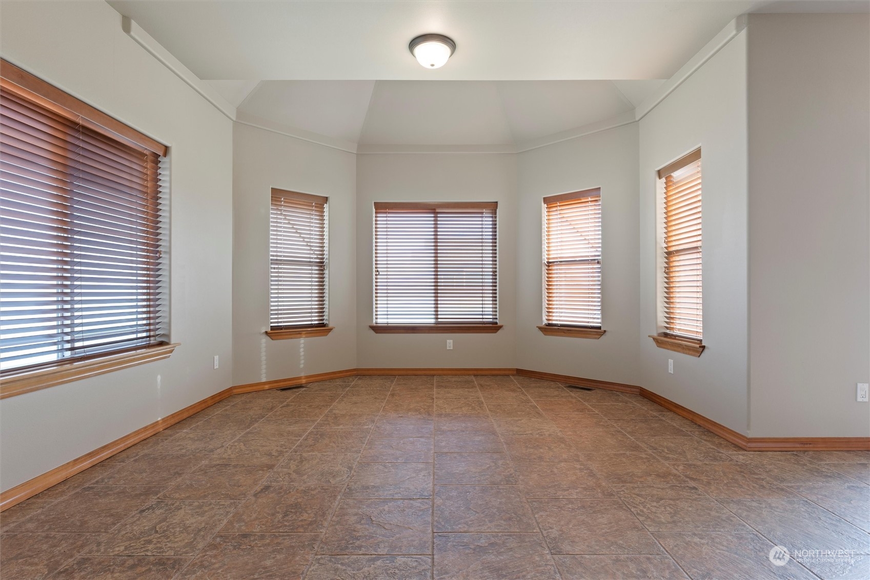 527 Road I.6 NE Moses Lake WA 98837