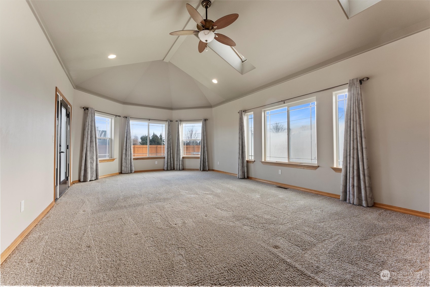527 Road I.6 NE Moses Lake WA 98837