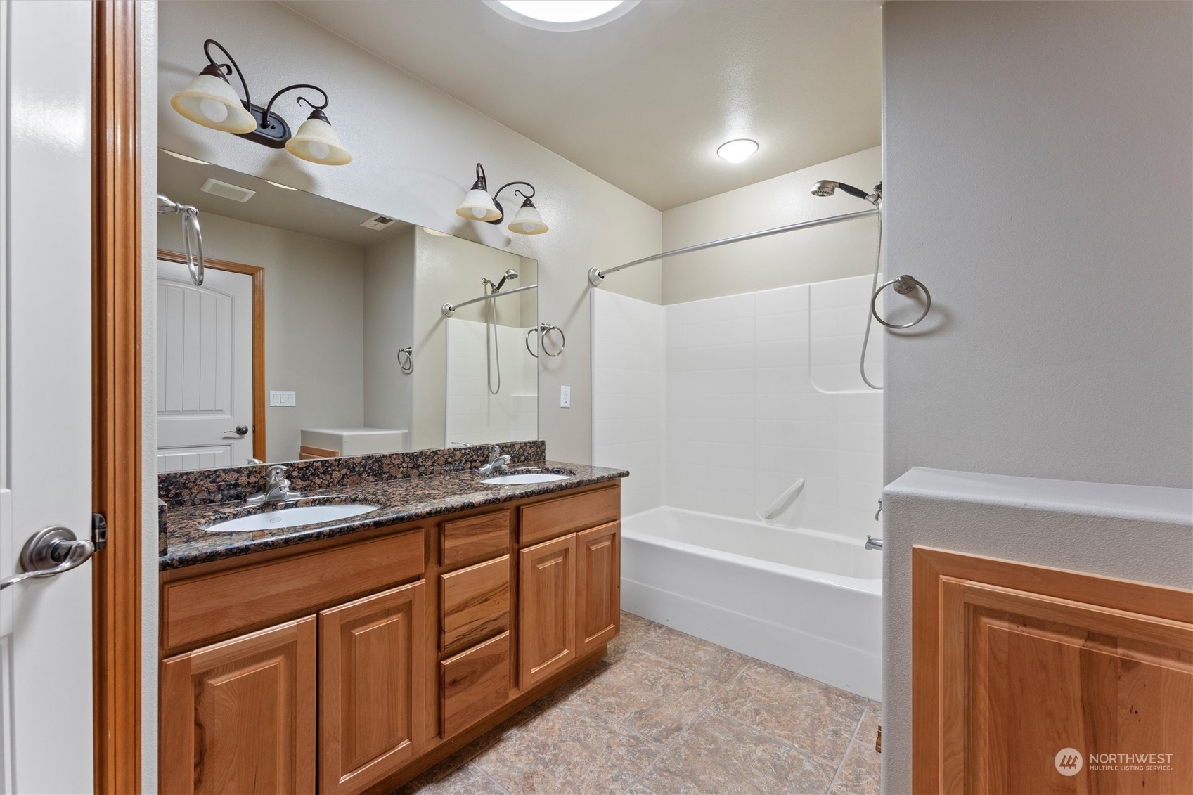 527 Road I.6 NE Moses Lake WA 98837