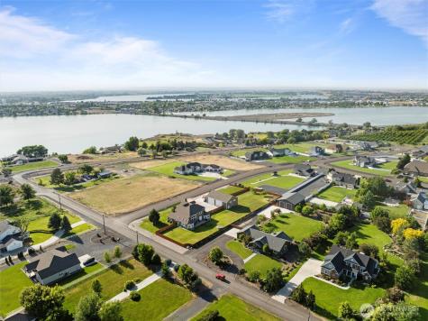 527 Road I.6 NE Moses Lake WA 98837