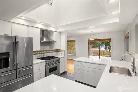 10000 48th Avenue NE Seattle WA 98125