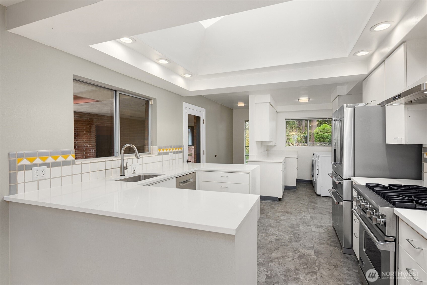 10000 48th Avenue NE Seattle WA 98125