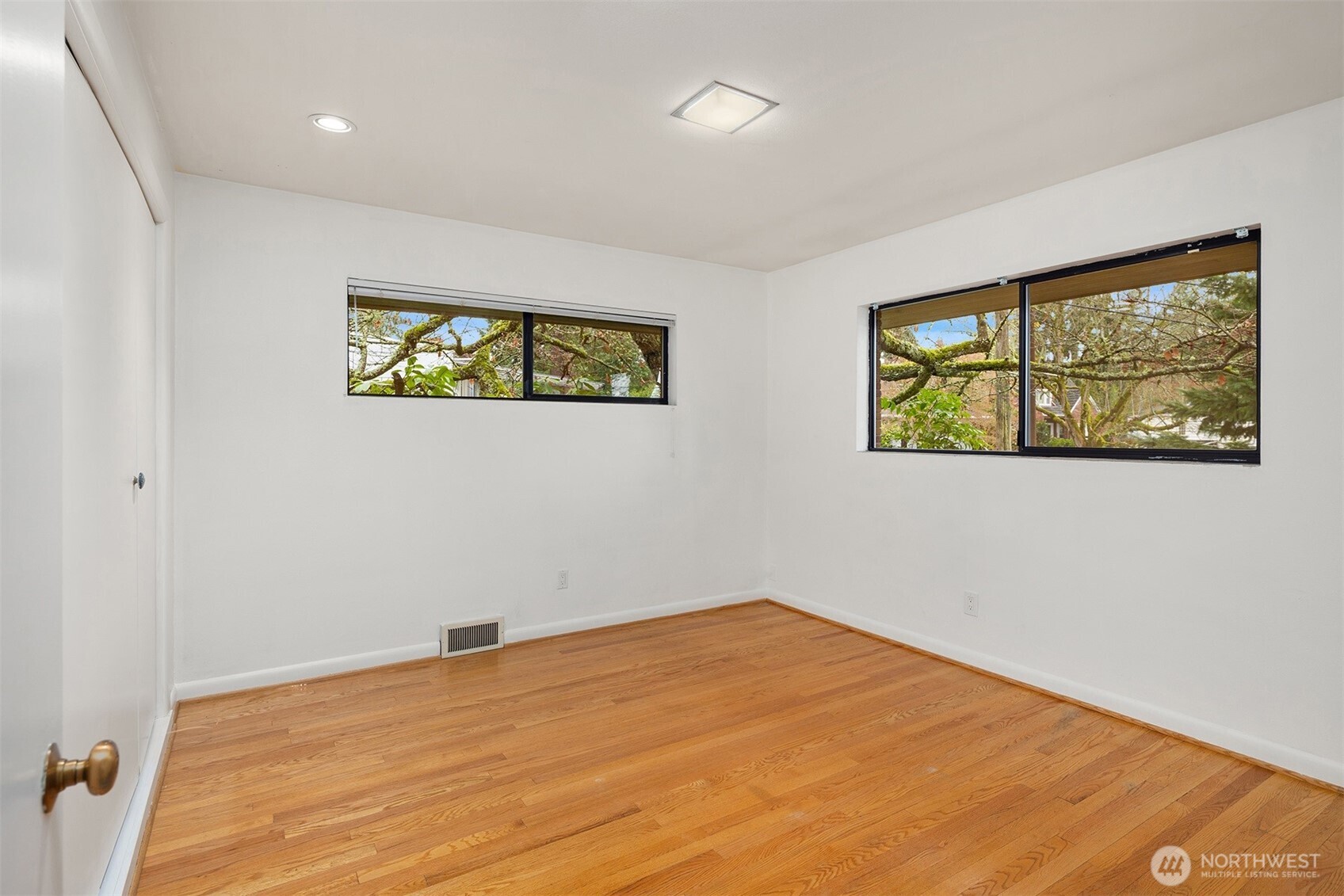 10000 48th Avenue NE Seattle WA 98125