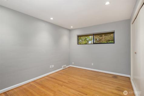 10000 48th Avenue NE Seattle WA 98125