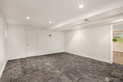10000 48th Avenue NE Seattle WA 98125
