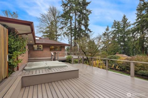 10000 48th Avenue NE Seattle WA 98125
