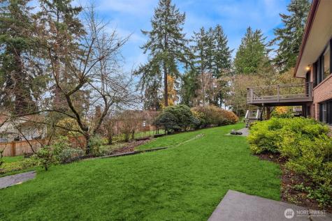 10000 48th Avenue NE Seattle WA 98125