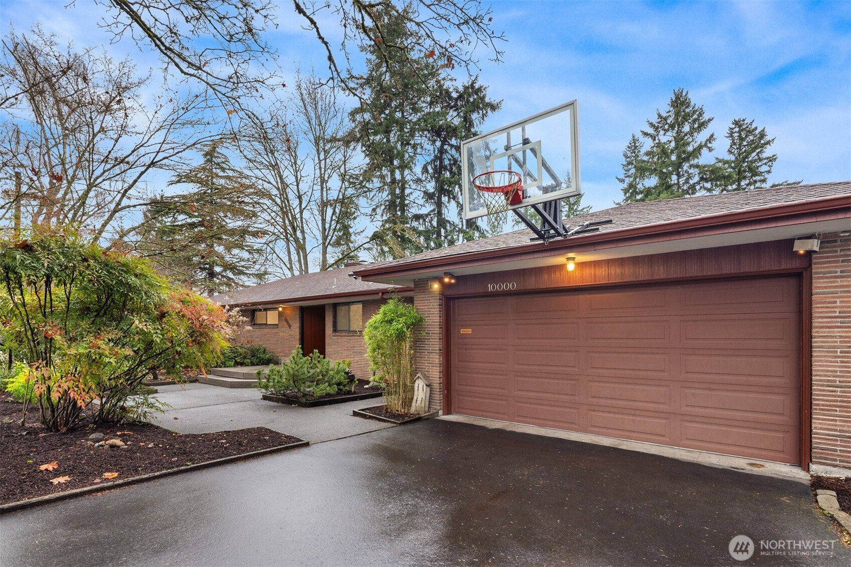 10000 48th Avenue NE Seattle WA 98125