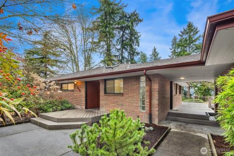 10000 48th Avenue NE Seattle WA 98125