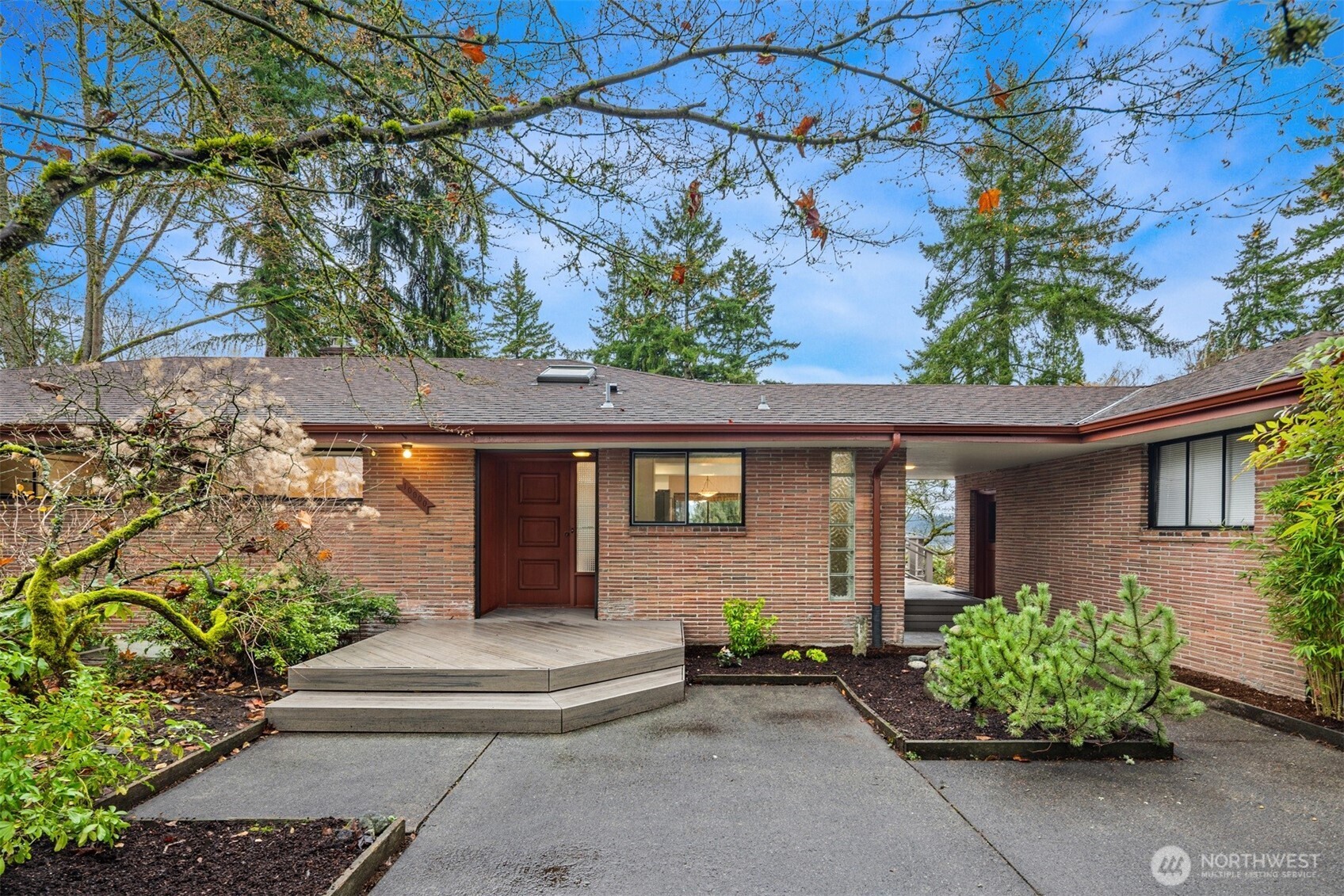 10000 48th Avenue NE Seattle WA 98125
