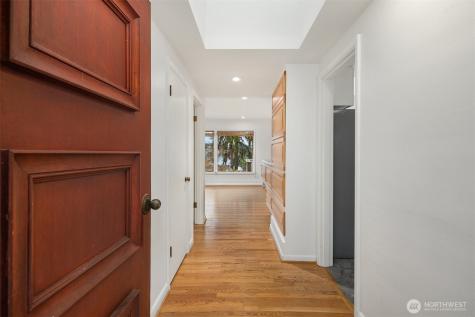 10000 48th Avenue NE Seattle WA 98125