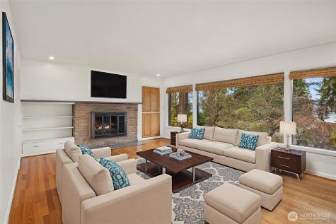 10000 48th Avenue NE Seattle WA 98125