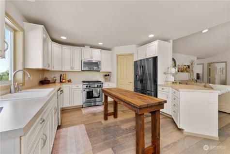 62 Golf Course Drive Pateros WA 98846