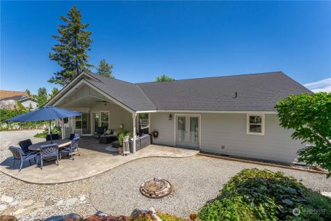 62 Golf Course Drive Pateros WA 98846