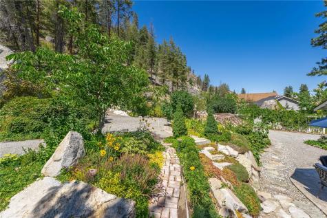 62 Golf Course Drive Pateros WA 98846