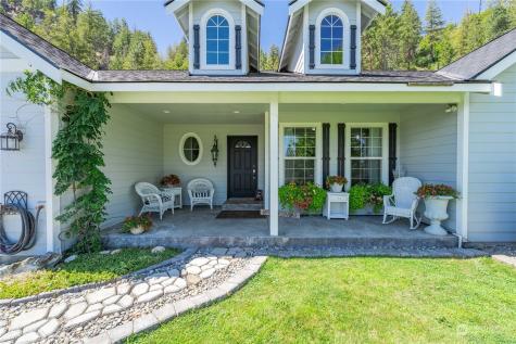 62 Golf Course Drive Pateros WA 98846