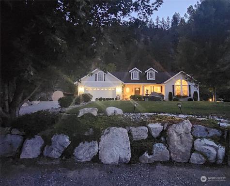 62 Golf Course Drive Pateros WA 98846