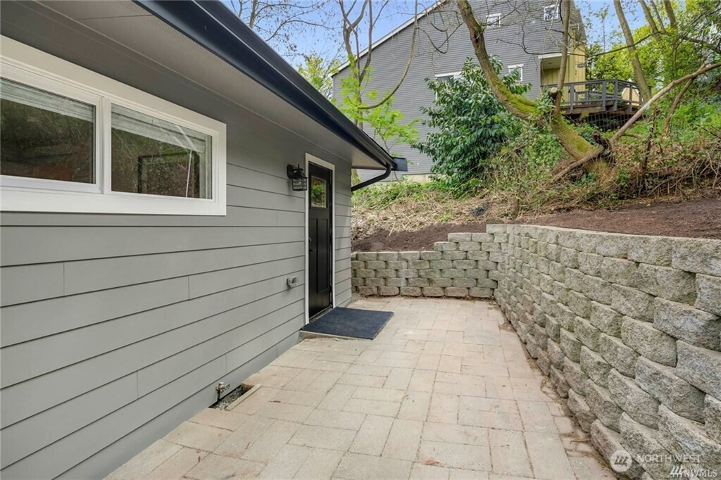 1529 Sturgus Avenue S Seattle WA 98144