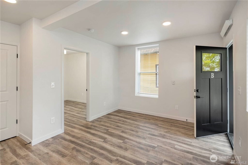 1529 Sturgus Avenue S Seattle WA 98144