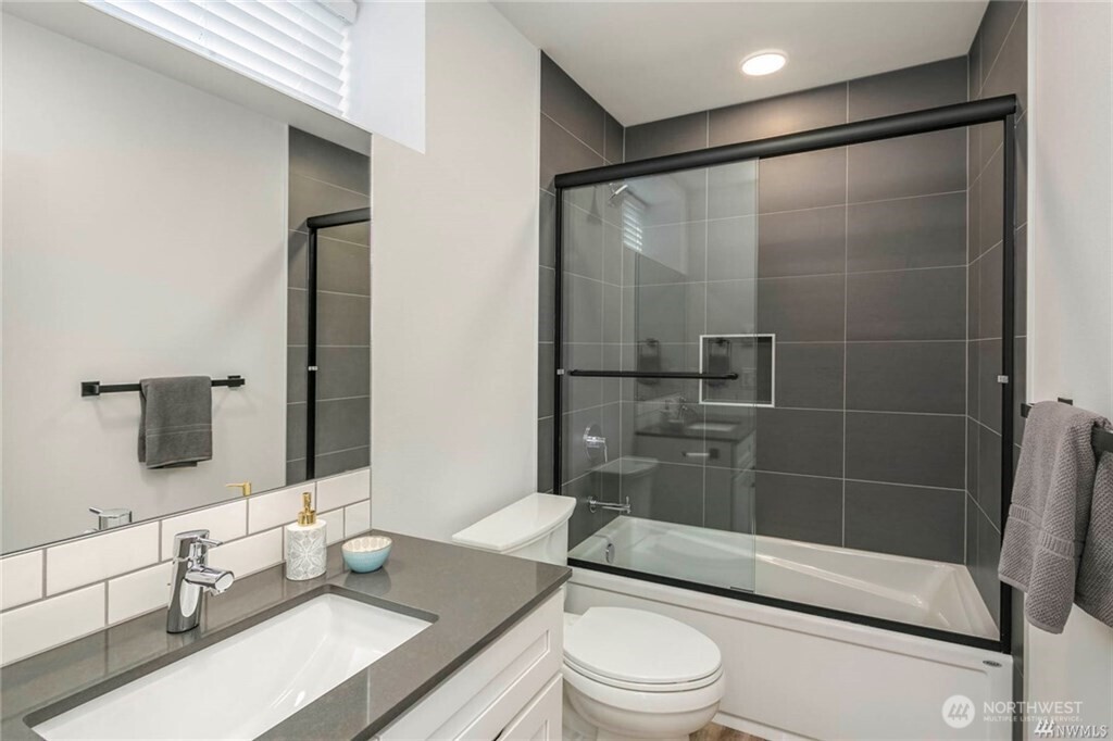 1529 Sturgus Avenue S Seattle WA 98144